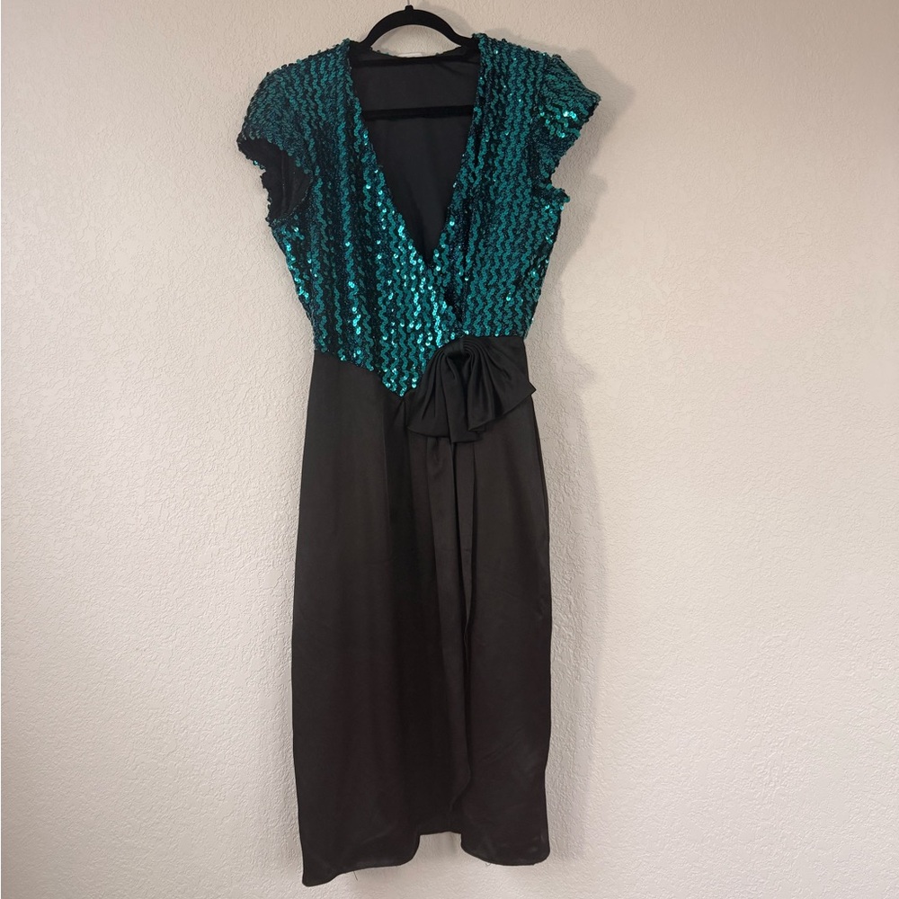 GUCCI VIBE, BUT Vintage disco wrap dress, satin & sequin